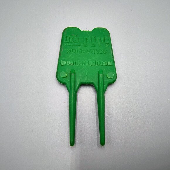 Vintage Green Plastic Montana Golf Course Divot Tool & 3 Ball Markers Set - Picture 3 of 8